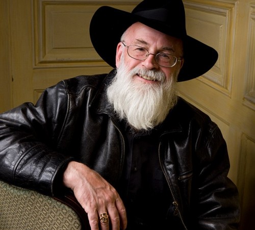 06A51242000005DC-2991774-Fantasy_author_Sir_Terry_Pratchett_pictured_has_died_aged_66_aft-m-43_1426173645944