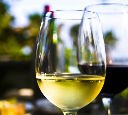 Which-is-healthier-red-wine-or-white-wine