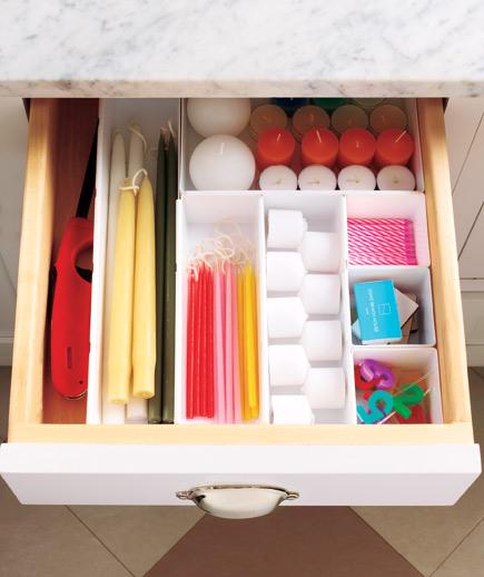 Skúffuhirslur eru frábærar til að skipluggja dót sem annars liggur laust í skúffunni. Taktu með þér málin a skúffunni þegar þú kaupir þér skúffuhirslu.