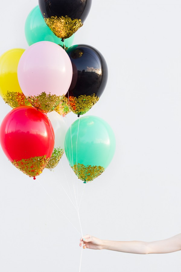 DIY-Confetti-Dipped-Balloons1-600x900