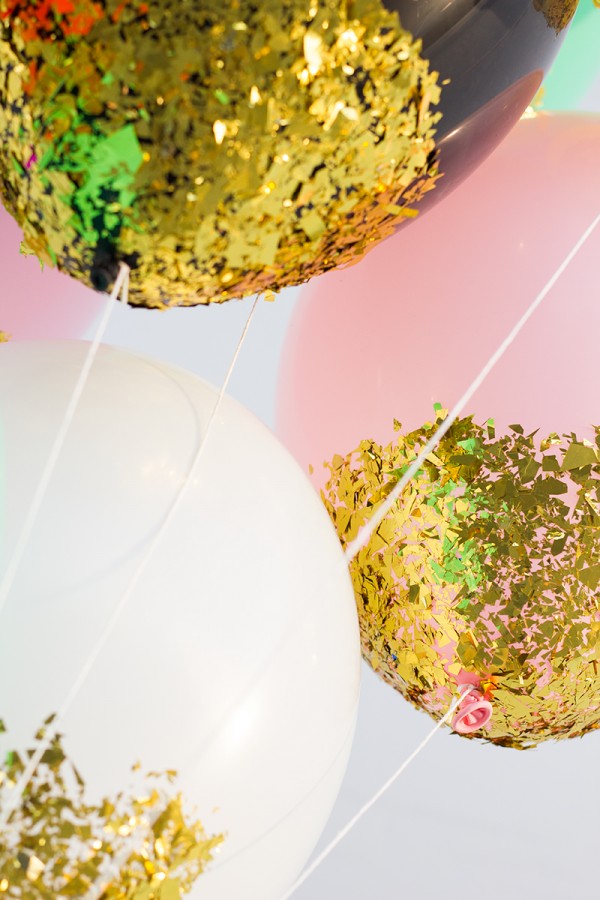 How-To-Make-Confetti-DIpped-Balloons-600x900