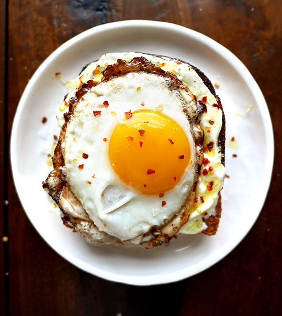 Lindsay Hunt / Alice Mongkongllite / BuzzFeed 