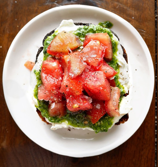 Lindsay Hunt / Alice Mongkongllite / BuzzFeed 