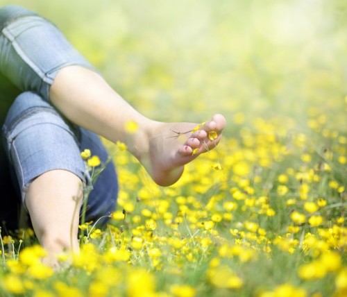 Walking-barefoot1-760x428