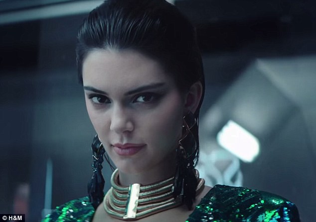 2DE8394F00000578-3295010-image-m-25_1446122981376