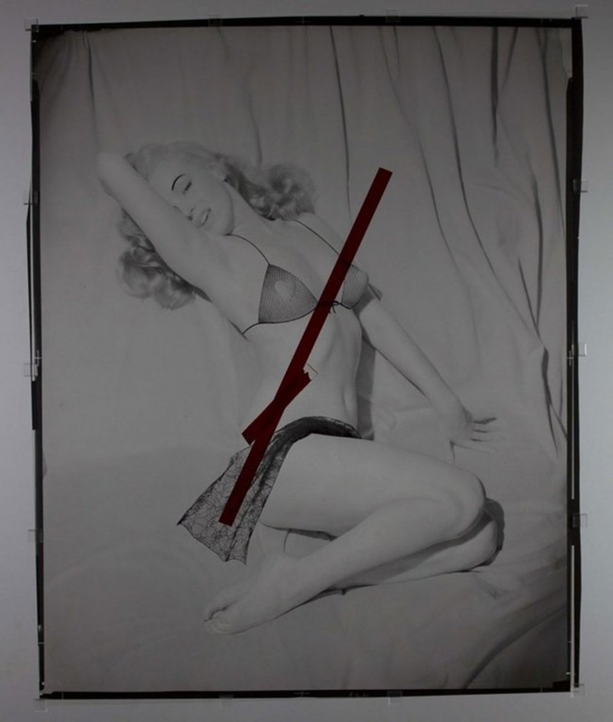 1447693721-syn-cos-1447683461-syn-hbz-1438349811-syn-rbk-1438334766-marilyn-monroe-naked-calendar