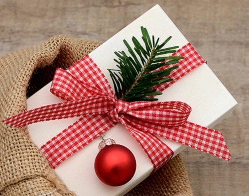 HS_Christmas_SecretSanta_Thumbnail