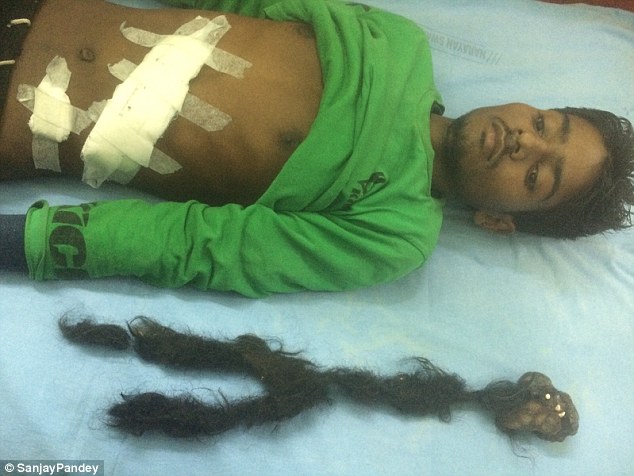 2FE1630000000578-3388978-Narendra_Kumar_18_had_suffered_from_chronic_stomach_problems_and-a-9_1452242796714