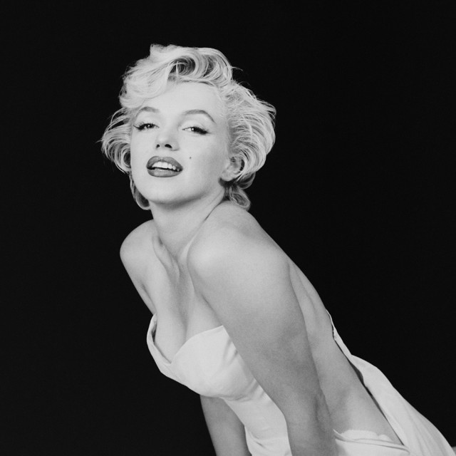 1453489793-1453414255-hbz-marilyn-as-a-seductive-ballerina-ny-1956-milton-h-greene-archive-images