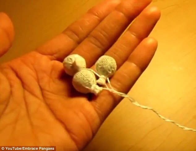 Svona líta jurtaperlurnar út; þrír pokar eiga að fara upp í einu lagi