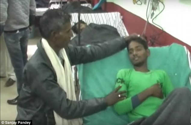 Faðir Narendra, Prem Chandra, segist afar þakklátur læknateyminu