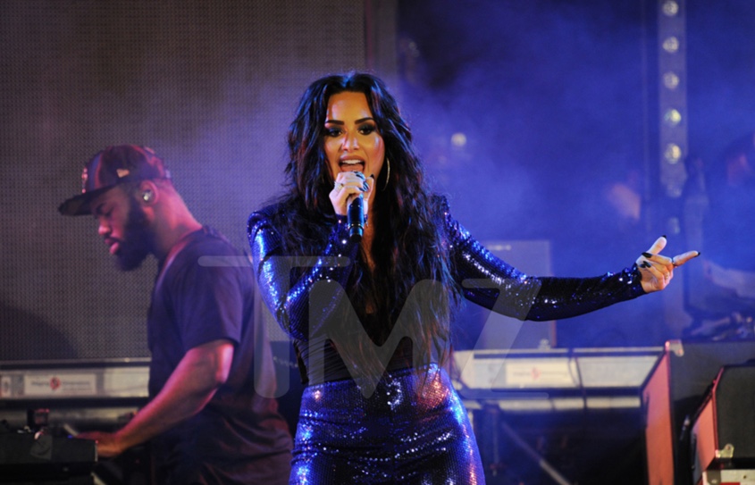 Demi Lovato skemmti á Miami, Florida