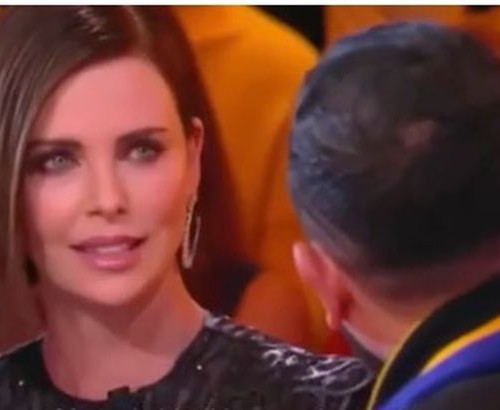 1_Charlize-Theron-on-Touche-pas-a-mon-poste